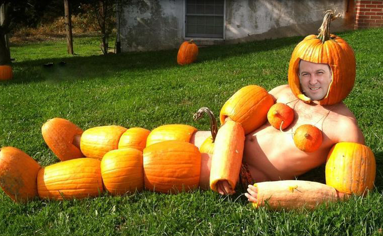 Name:  halloween-ross_zps4641mrso.jpg
Views: 0
Size:  335.3 KB