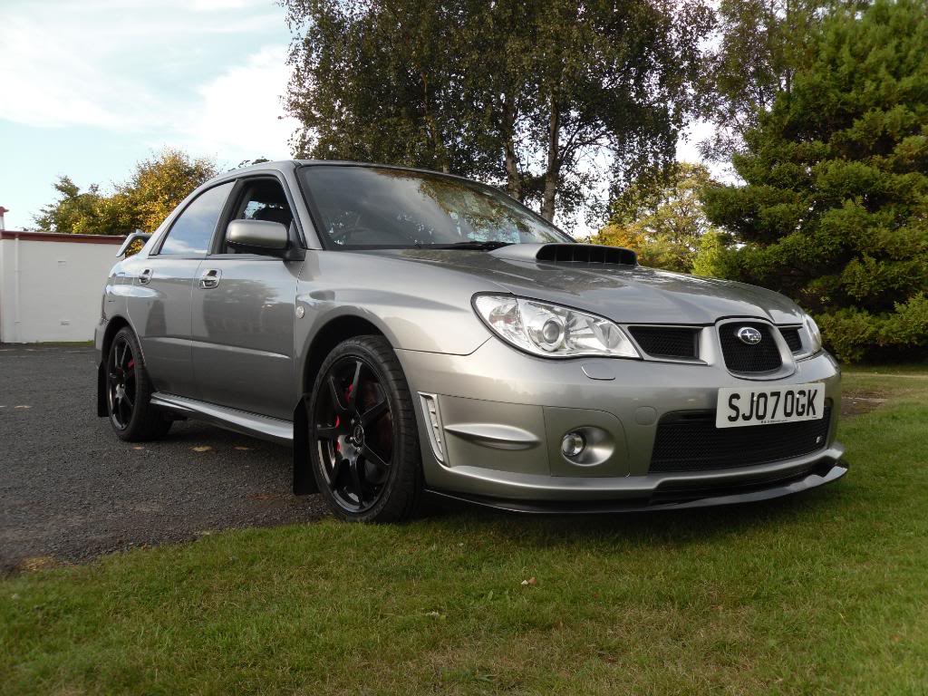Subaru цвет 01g