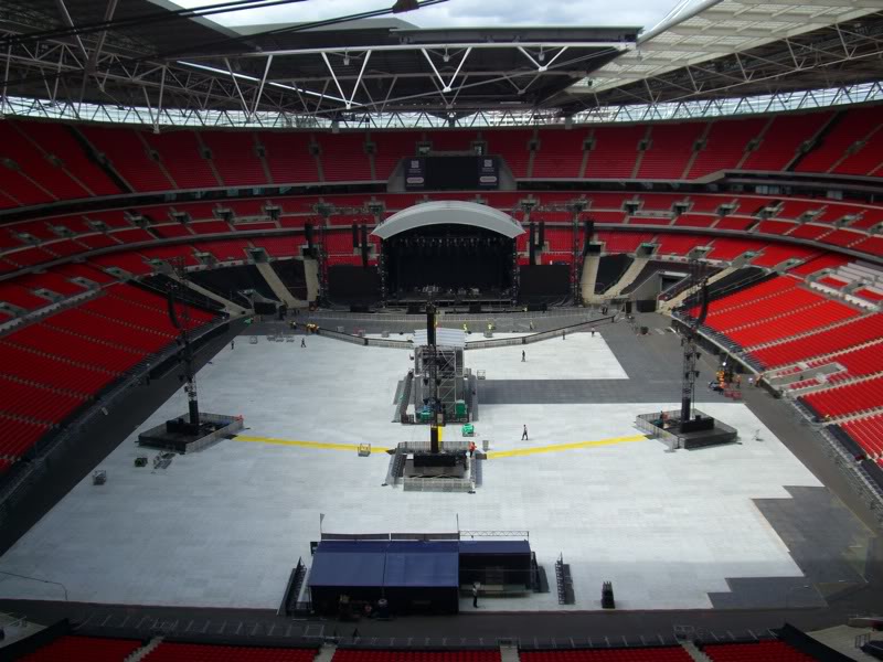 Name:  OasisWembleySmall.jpg
Views: 0
Size:  94.1 KB